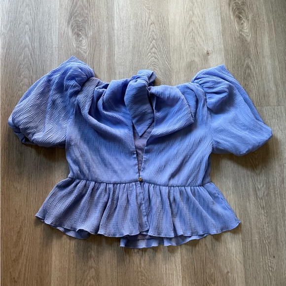 elliatt vanadium blue oversized puff sleeve open back blouse top size small new - Picture 3 of 4